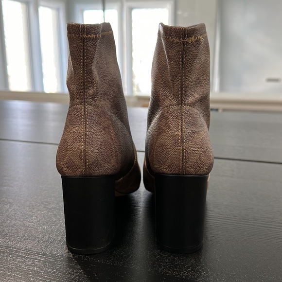 Coach Margot Signature Monogram Coated Canvas Boots - 7.5 - Picture 4 of 8